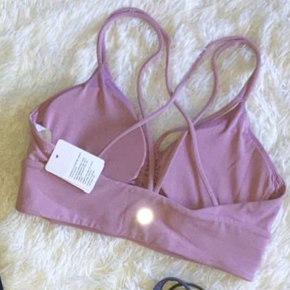NWT Lululemon sports bra size 8 - mauve